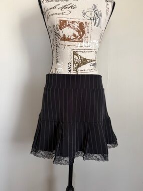 Y2K Digital Clothing black pinstripe pleated low rise mini skirt
